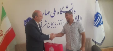 تقدیر رئیس دانشگاه ملی مهارت واحد استانی آذربایجان شرقی از قهرمانی جهانی دانشجوی کشتی گیر