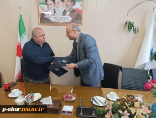 گام بلند دانشگاه ملی مهارت واحد استانی آذربایجان شرقی و صنعت برای تولید کریستال لوستر؛ تفاهم نامه ای به وسعت یک دهه آینده
 3