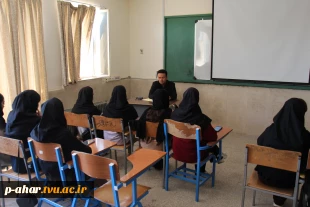 تداوم حضور دانشجویان بومی در کلاس های حضوری جهت رفع اشکال
 3